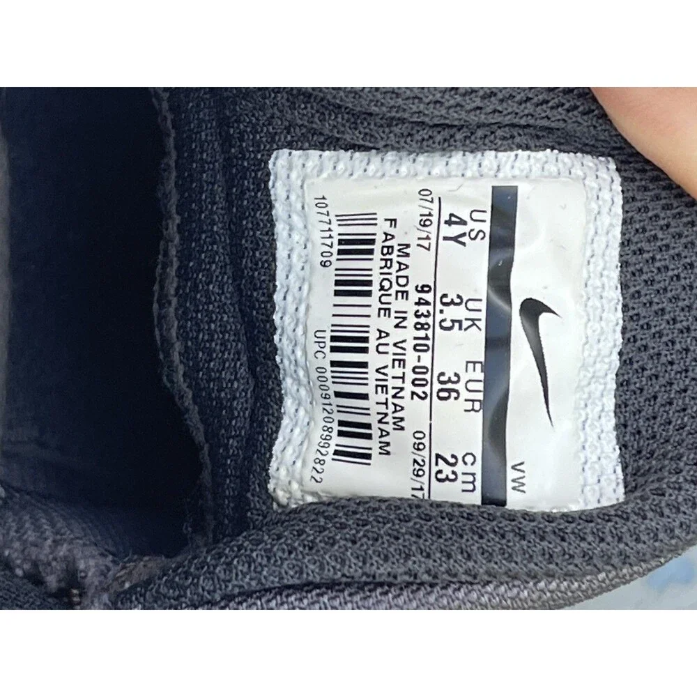 Nike-Airmax Infurite 2 YOUTH Athletic Running Sneaker Gray/Black/teal sz 4y Boys